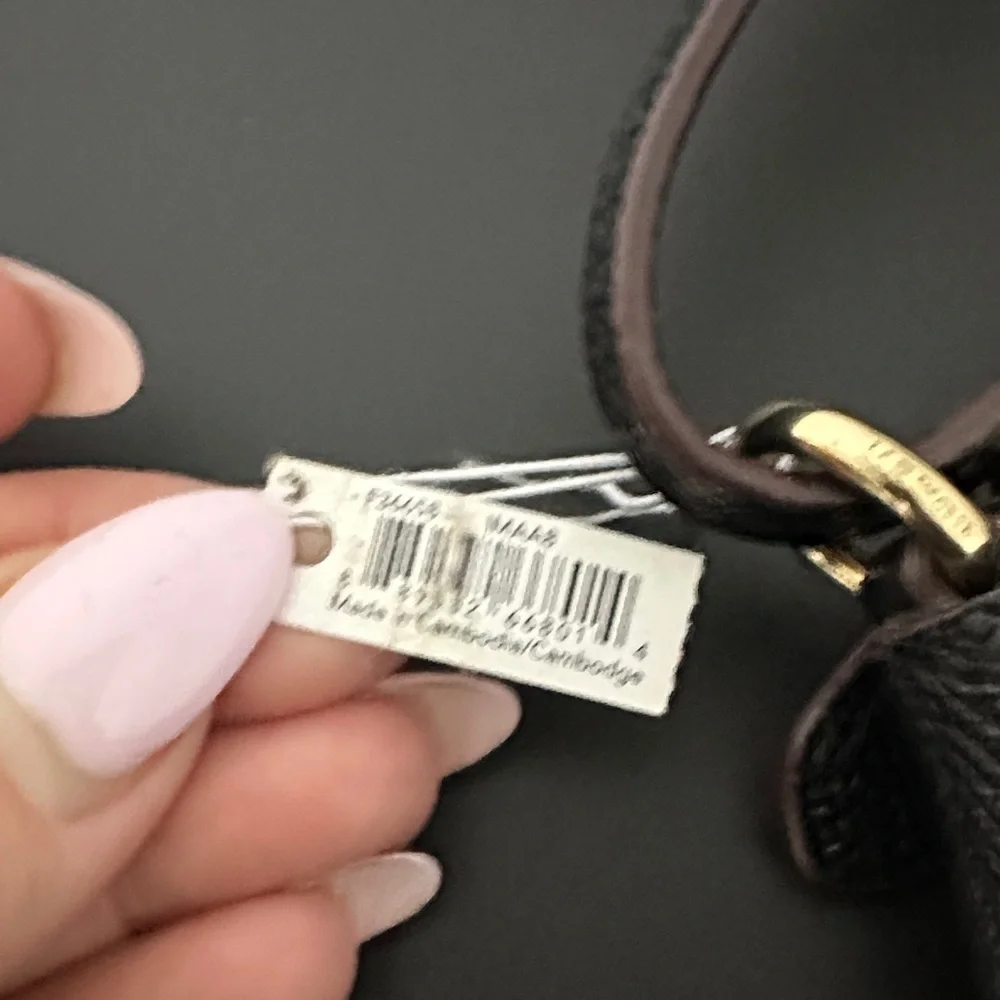 Coach NWT Black Textured Large Wristlet. Black w Maroon Tubing & Gold Hardware. - Picture 4 of 9